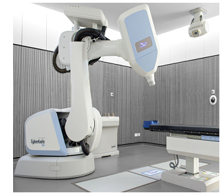CyberKnife cihazının bulunduğu tedavi odasının kaynak görseli