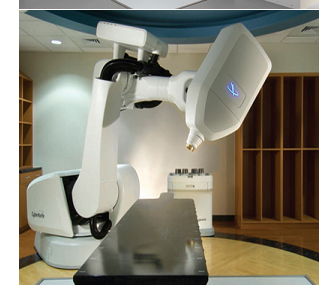 CyberKnife tedavi odasının ikinci kaynak görseli